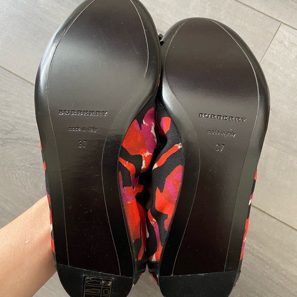 Burberry Flats - Size 37 - Picture 5 of 7